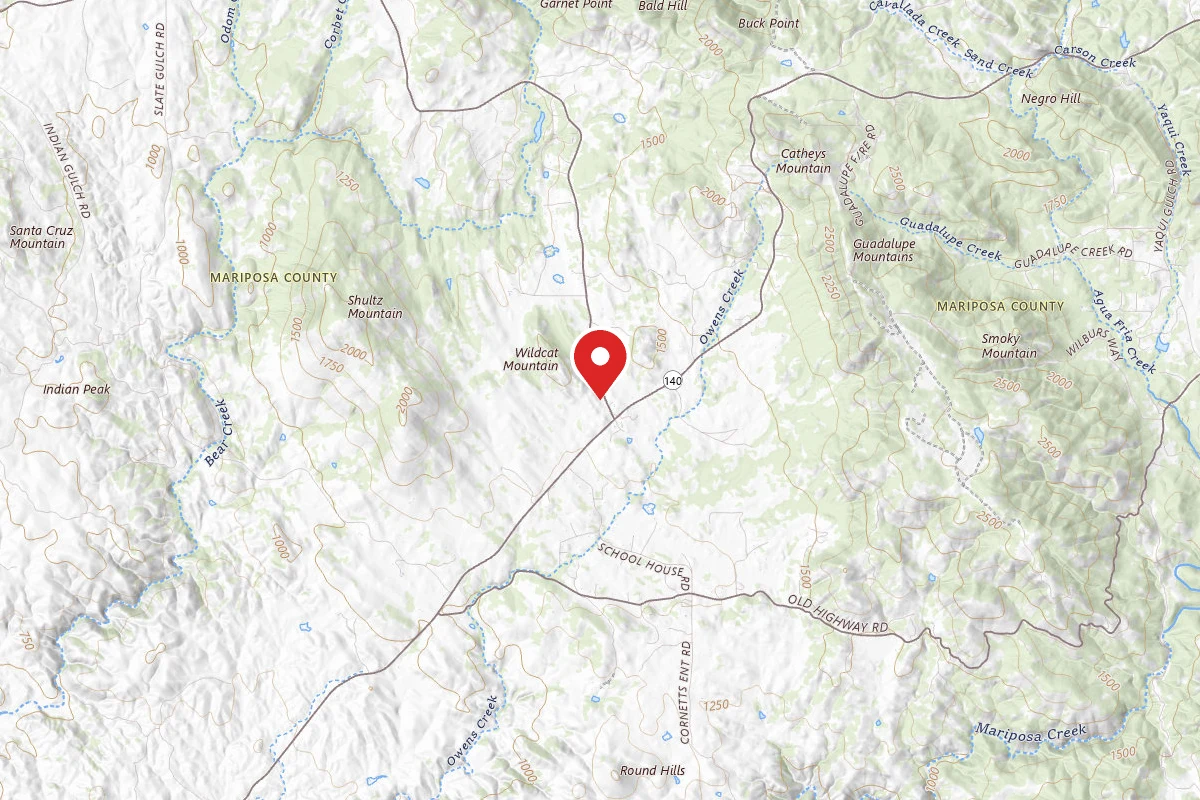 Tentrr Signature Site - Two Lone Mountain gateway to Yosemite National park