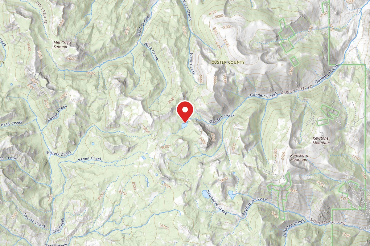 Buster Lake Trailhead