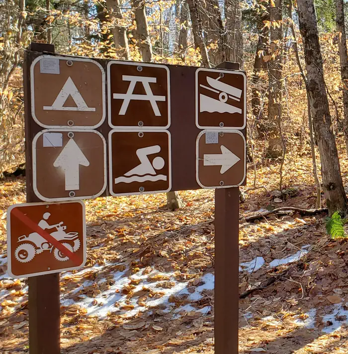 Pete's Lake Campground — Pete's Lake Signage