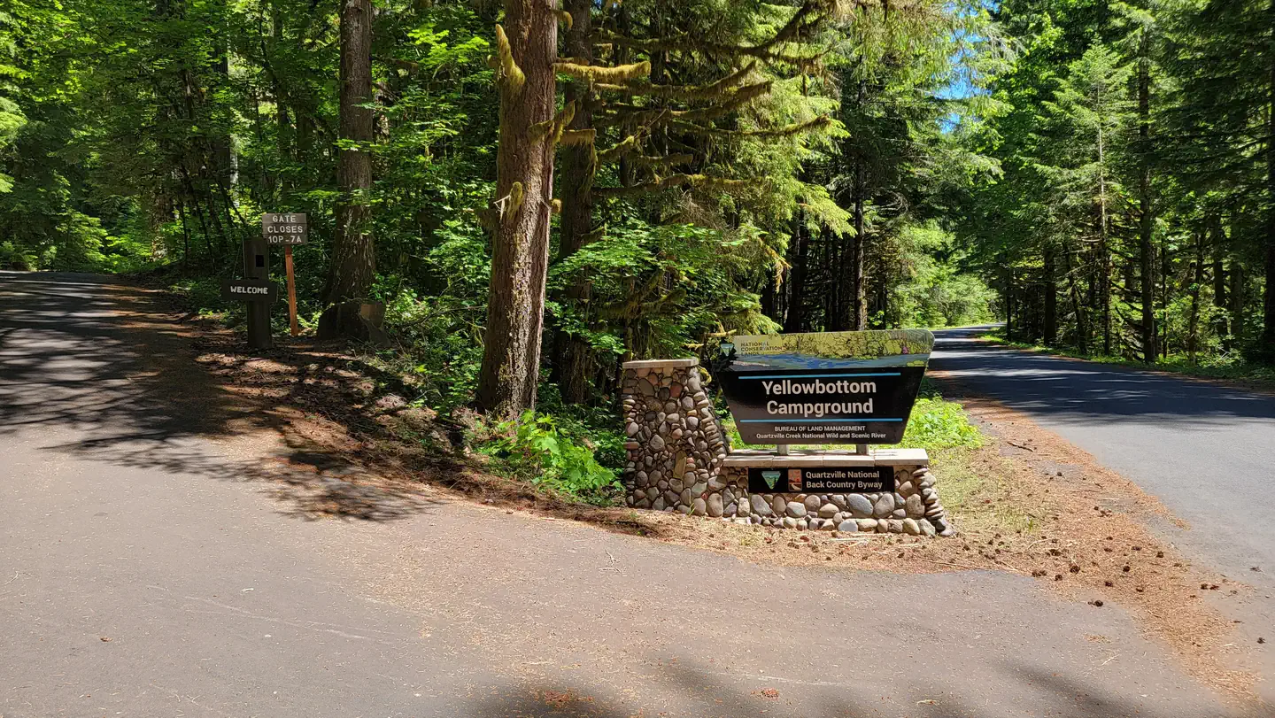 Yellowbottom Recreation Site — portal sign at Yellowbottom Campground