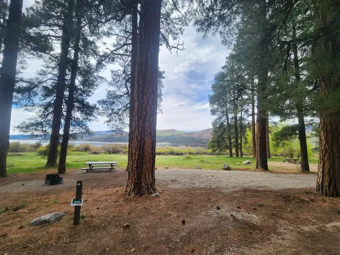 North Canyon Campground — Campsites near lake