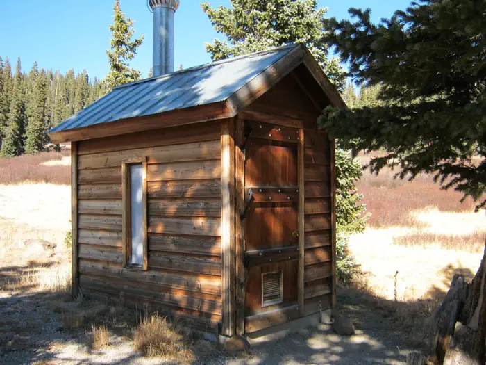 Elwood Cabin β Elwood Cabin Outhouse