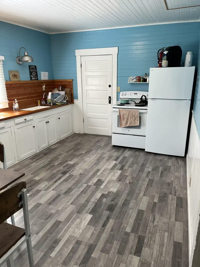 Forest Glen Guard Station — Updated Kitchen
