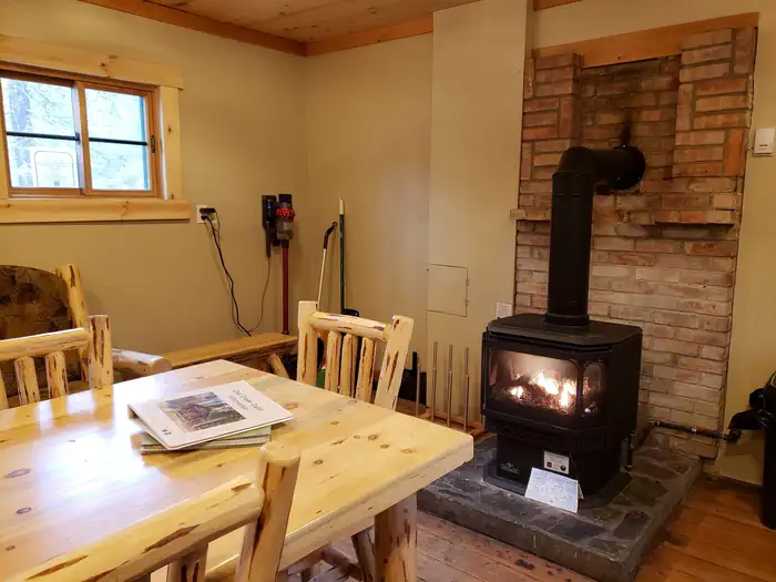 Owl Creek Cabin β View of propane fireplace