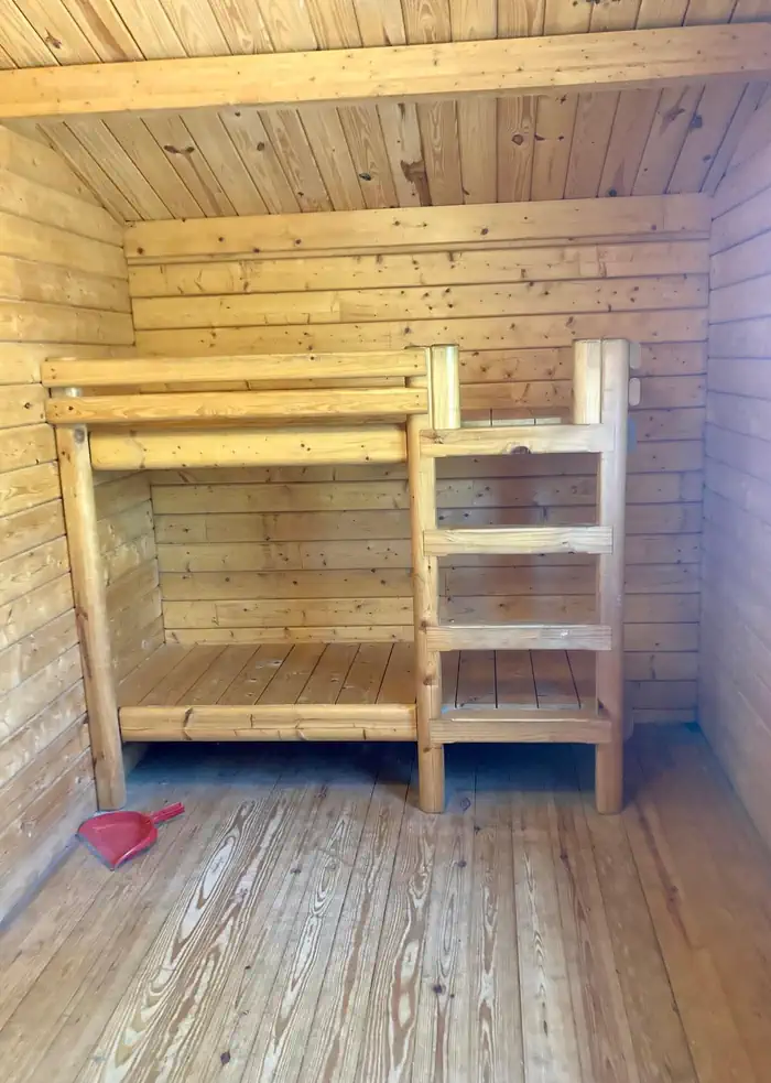 Cheoah Point Cabin 2 β Cabin Back Room