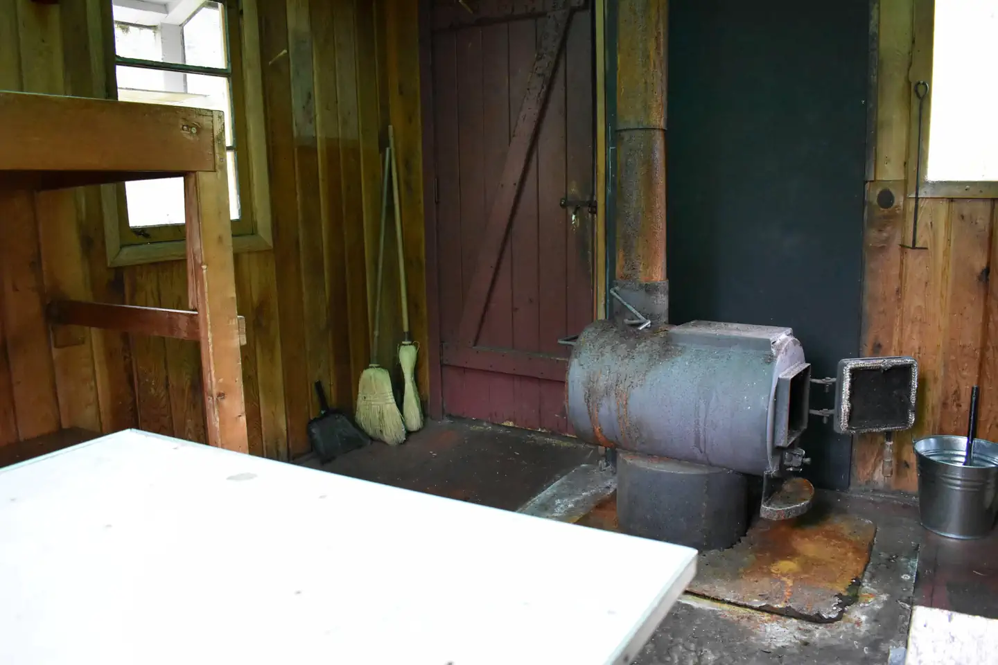 Checats Lake Cabin β Entrance Area with Stove
