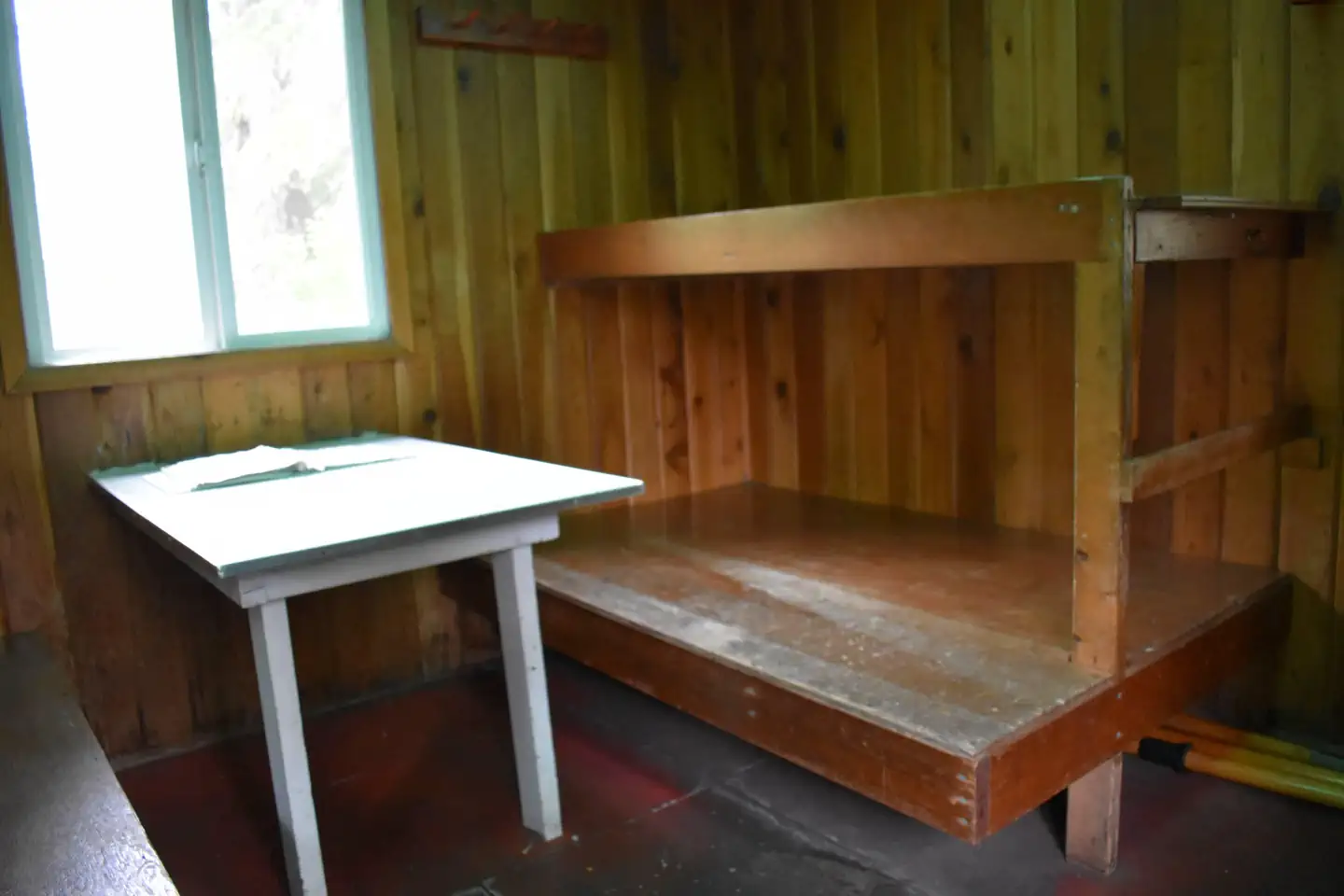 Checats Lake Cabin β Bunk Area