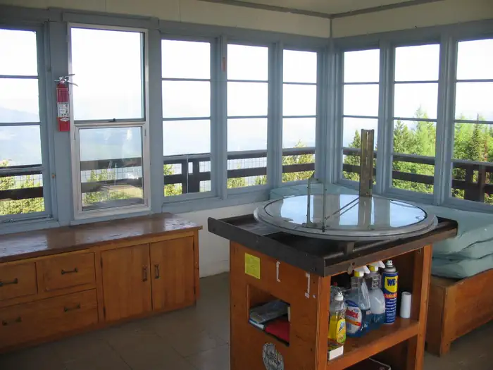 Yaak Mtn. Lookout Rental β Lookout Interior