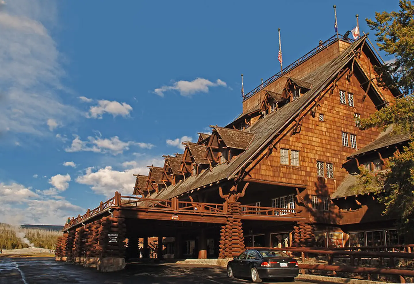 Old Faithful Inn — Old Faithful Inn