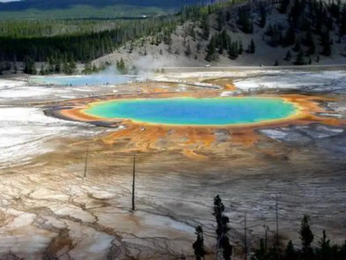 Old Faithful Inn — Explore the Park