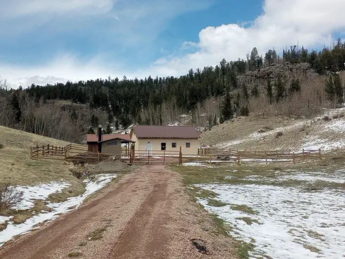 Carnero Guard Station β Driveway going into the guard station grounds