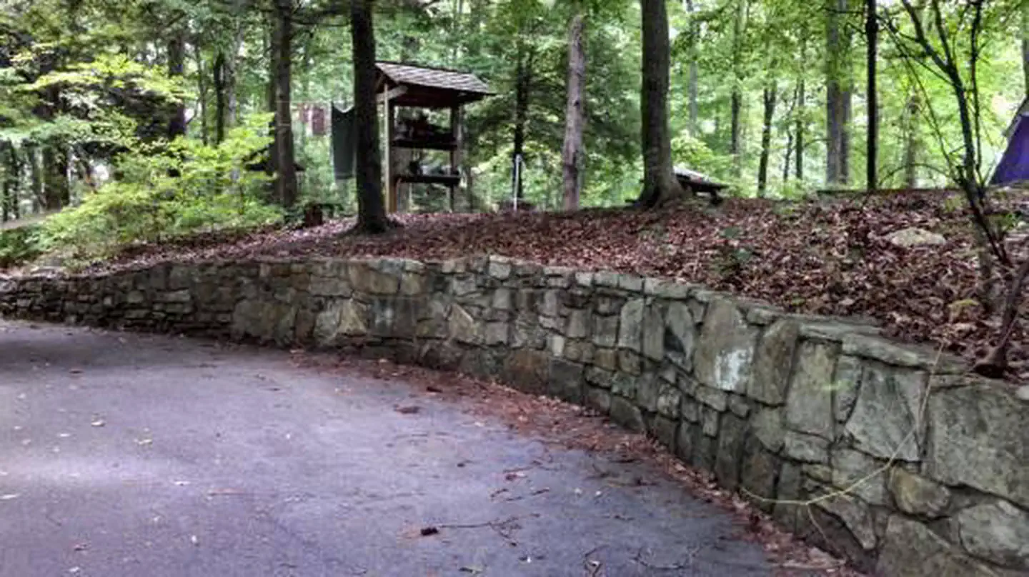 Cardens Bluff Campground — Rock walls at Cardens Bluff Campground