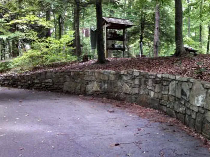 Cardens Bluff Campground — Rock walls at Cardens Bluff Campground