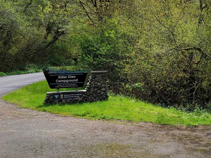 Alder Glen Recreation Site — portal sign at Alder Glen
