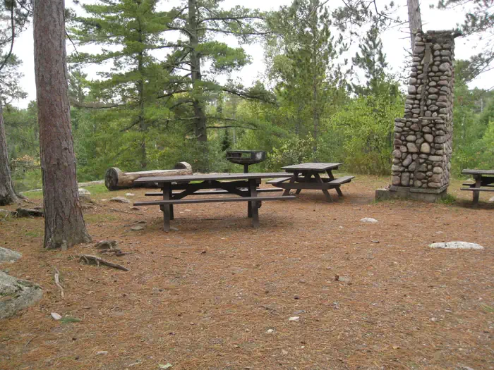 Fenske Lake Campground — Picture of picnic tables.