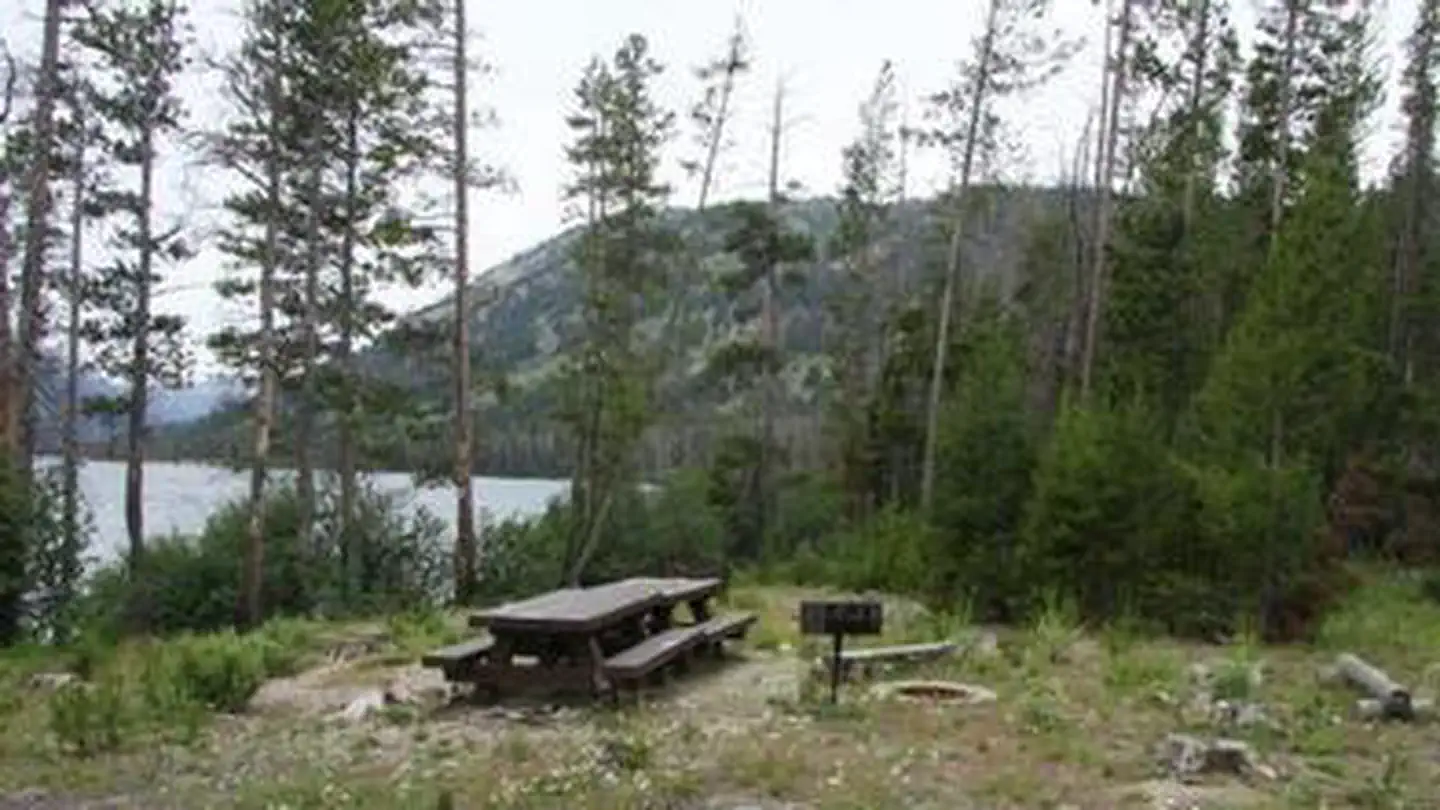 Alturas Lake Picnic Area (Id)