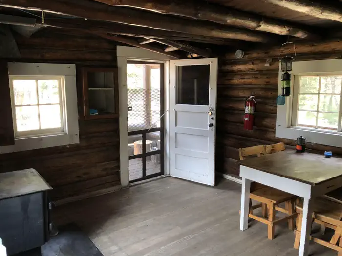 Spanish Creek Picnic Area — Front door and table with chairs