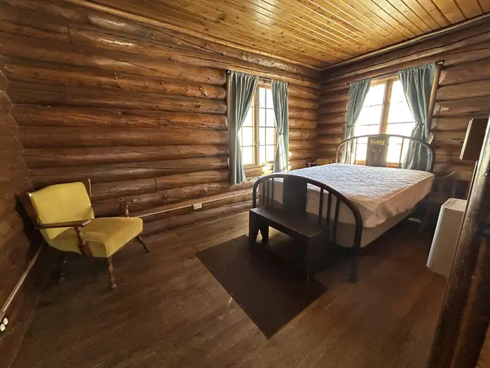 Muddy Guard Cabin β Muddy Guard main bedroom