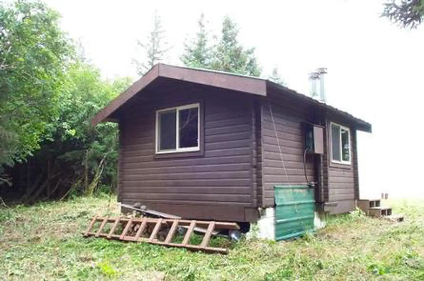 Softuk Bar Cabin — SOFTUK BAR CABIN1