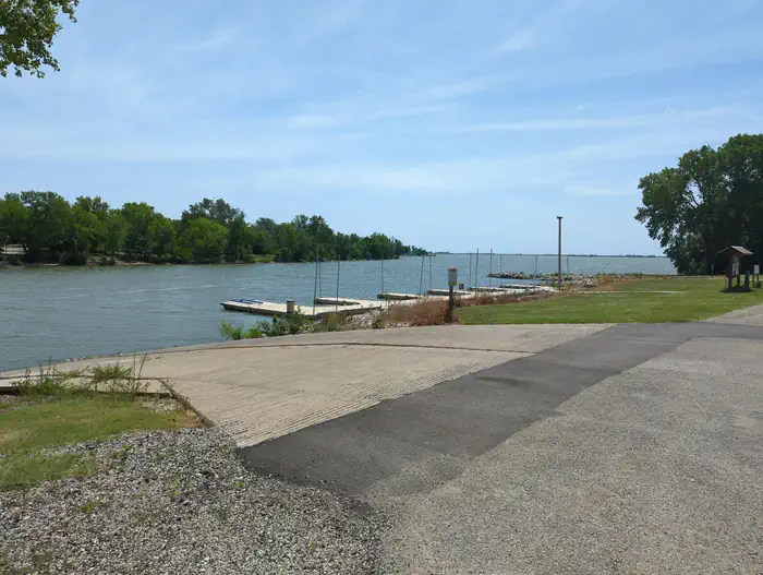 Cottonwood Point — Boat launch with slips
