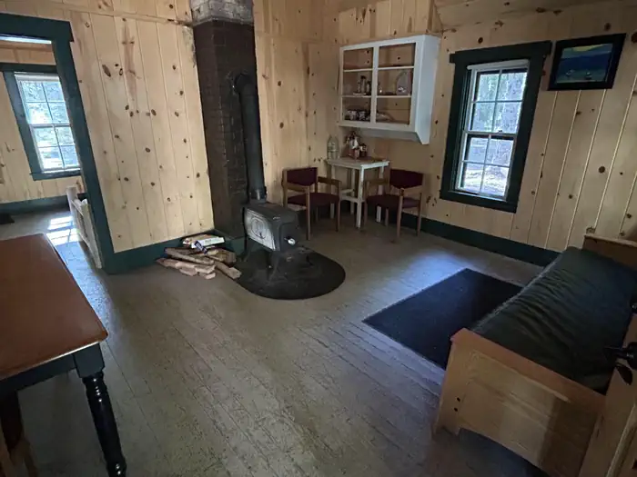 Box Canyon Guard Station Cabin β Cabin interior