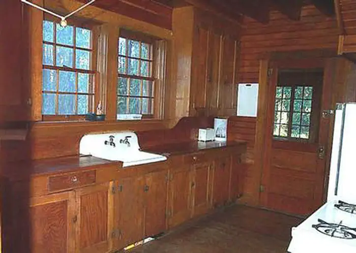 Clackamas Lake Historic Cabin — CLACKAMAS LAKE HISTORIC CABIN