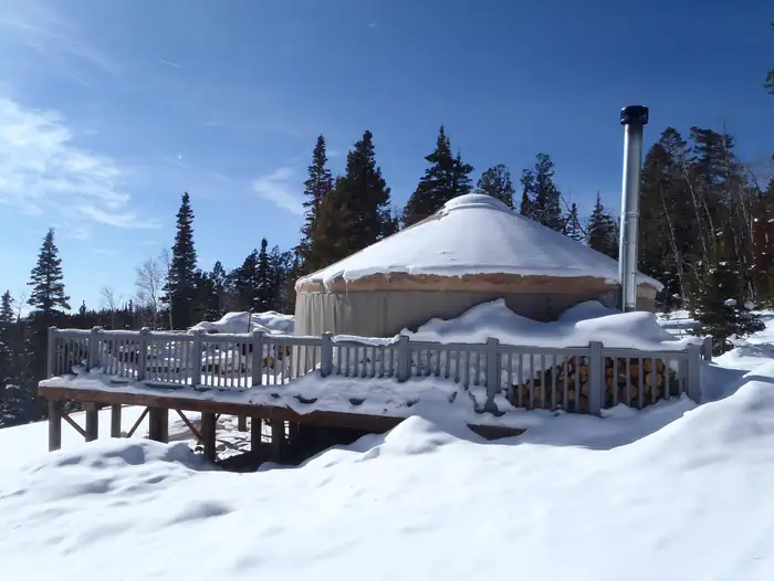 Grizzly Ridge Yurt β Winter view of yurt