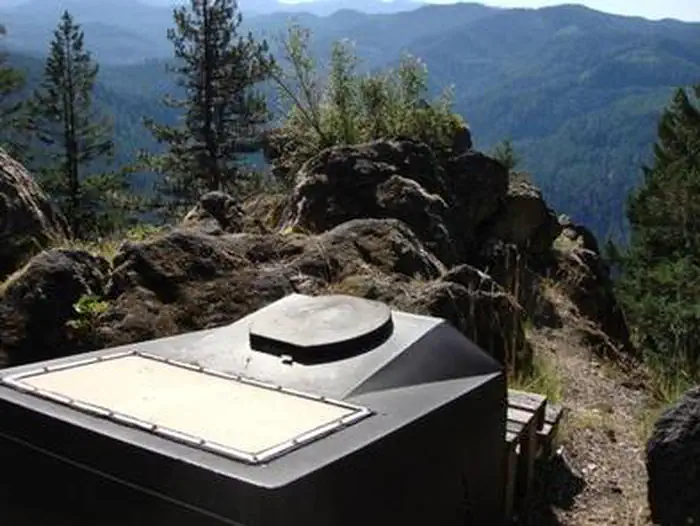 Acker Rock Lookout — ACKER ROCK LOOKOUT-Composting Toilet