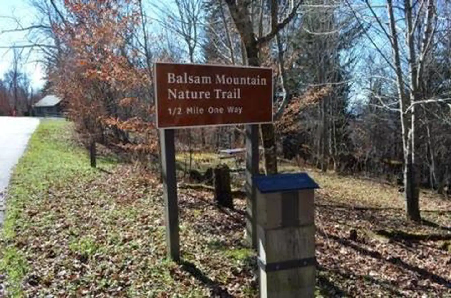 Balsam Mountain Campground — BALSAM MOUNTAIN CAMPGROUND Trail sign