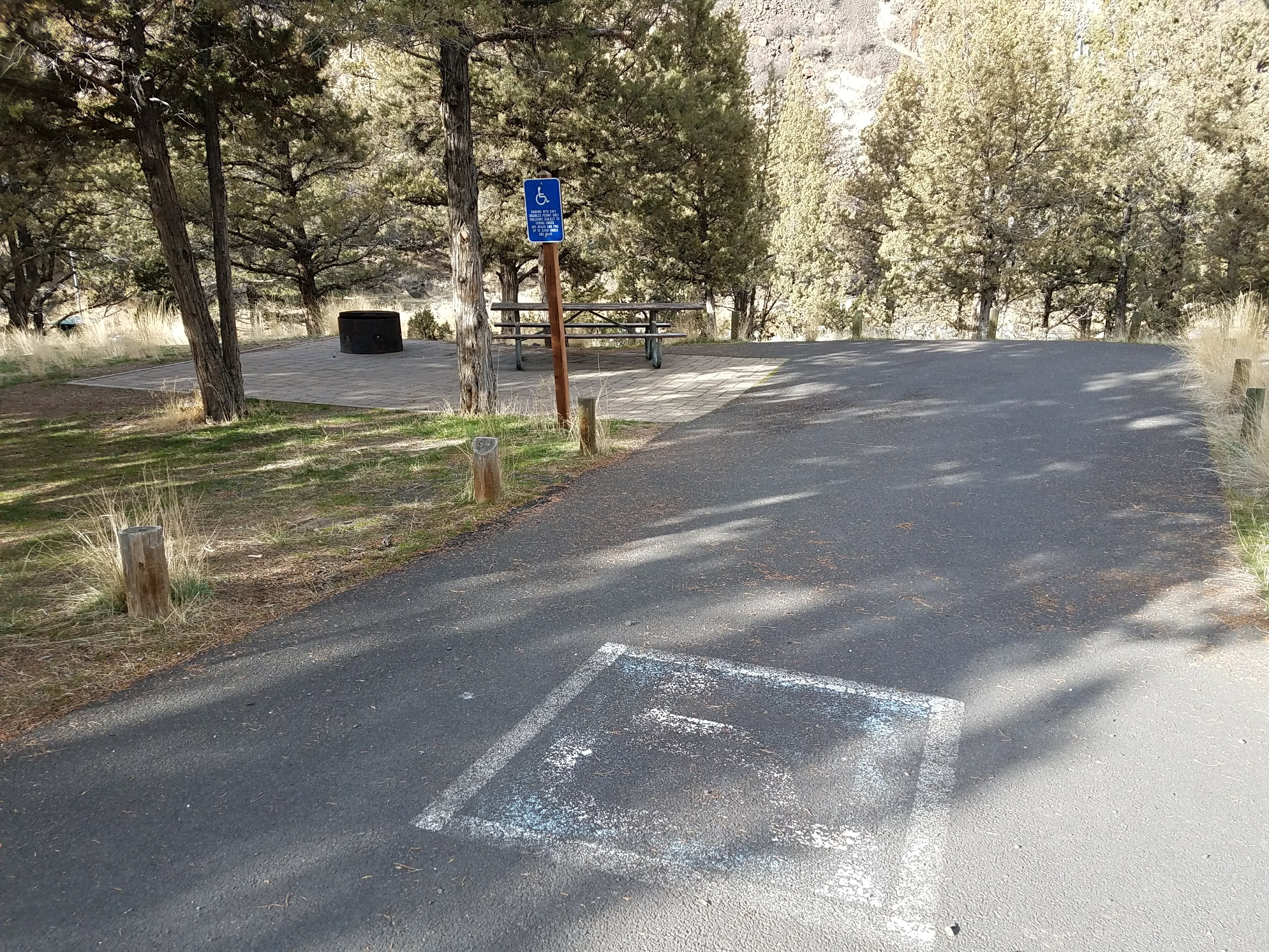 Lower Crooked River - BLM — Accessible campsite at Big Bend Campground