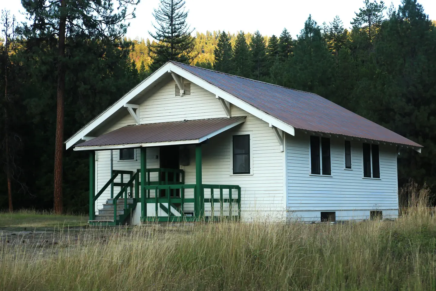 Bend Guard Station β Bend Guard Station Cookhouse Front Entrance