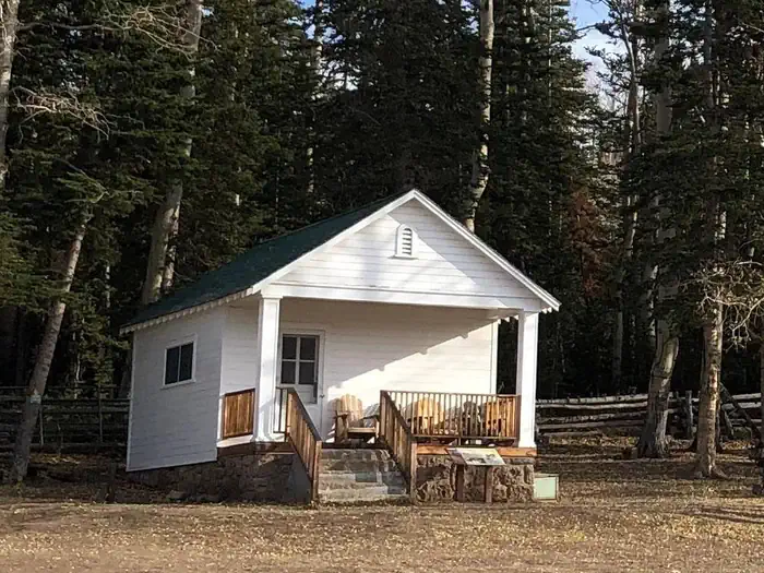 Jones Corral Guard Station β Cabin and Porch