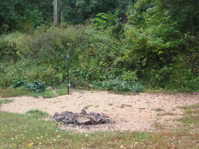 Stone Cliff Campground — A Standard Beach Campsite at Stone Cliff Campground