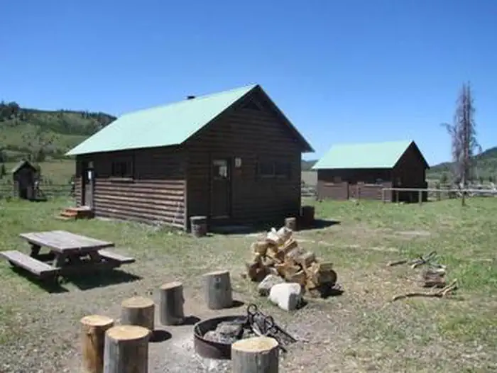 Cazier Cabin — Cazier cabin-Exterior