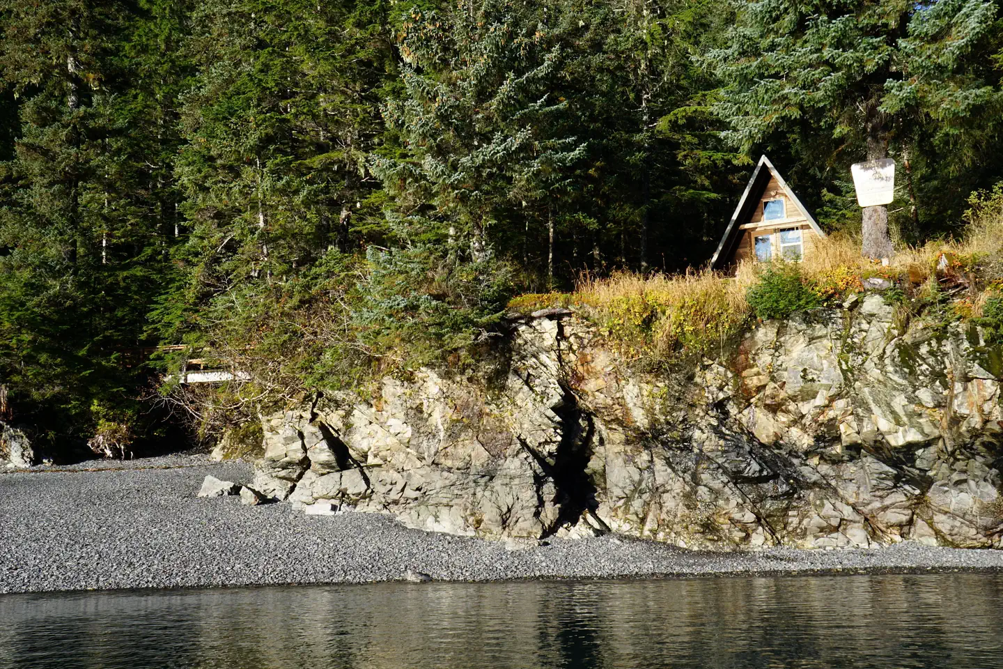 Pigot Bay Cabin β Pigot Bay Cabin from water