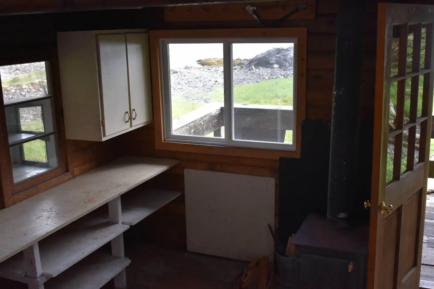 Alava Bay Cabin — Kitchen Area with stove