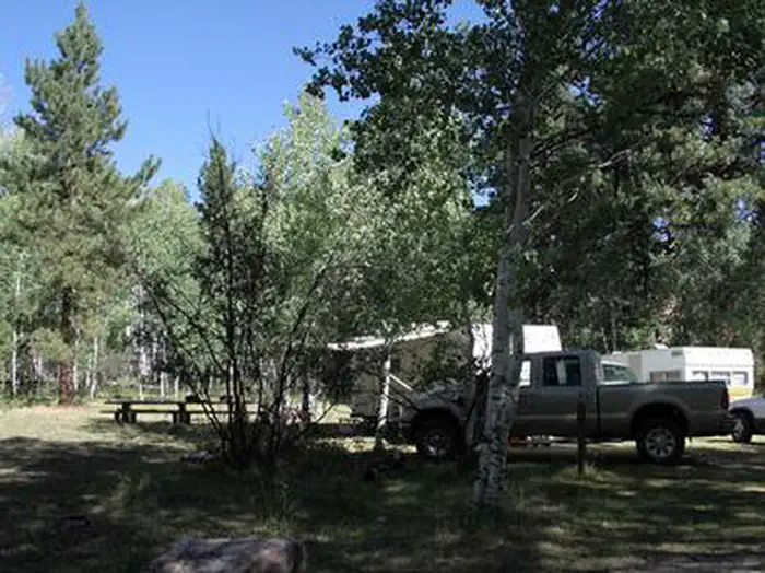 Yellowstone Group Campground β YELLOWSTONE GROUP CAMPGROUND