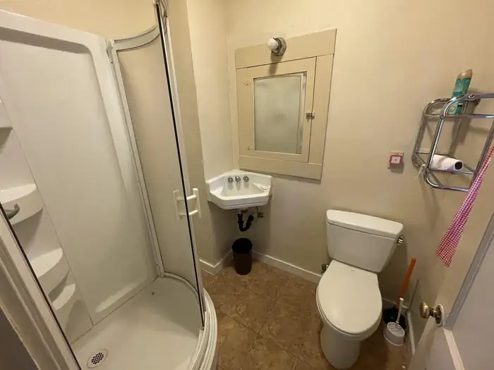 Portal Bunkhouse — Bathroom