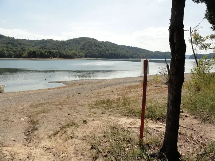 Dale Hollow Lake - Primitive Camping — DALE HOLLOW LAKE - PRIMITIVE CAMPING SITE MARKER WITH SHORELINE VIEW