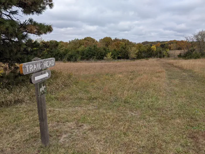 North Overlook Park (Ks) — North Overlook Park - trail head near entrance sign