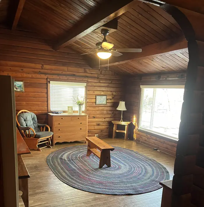Camp Four And Half Cabin β Cabin's living room