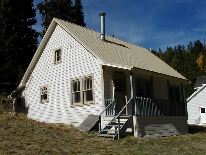 Miners Retreat β White house with clapboard siding.