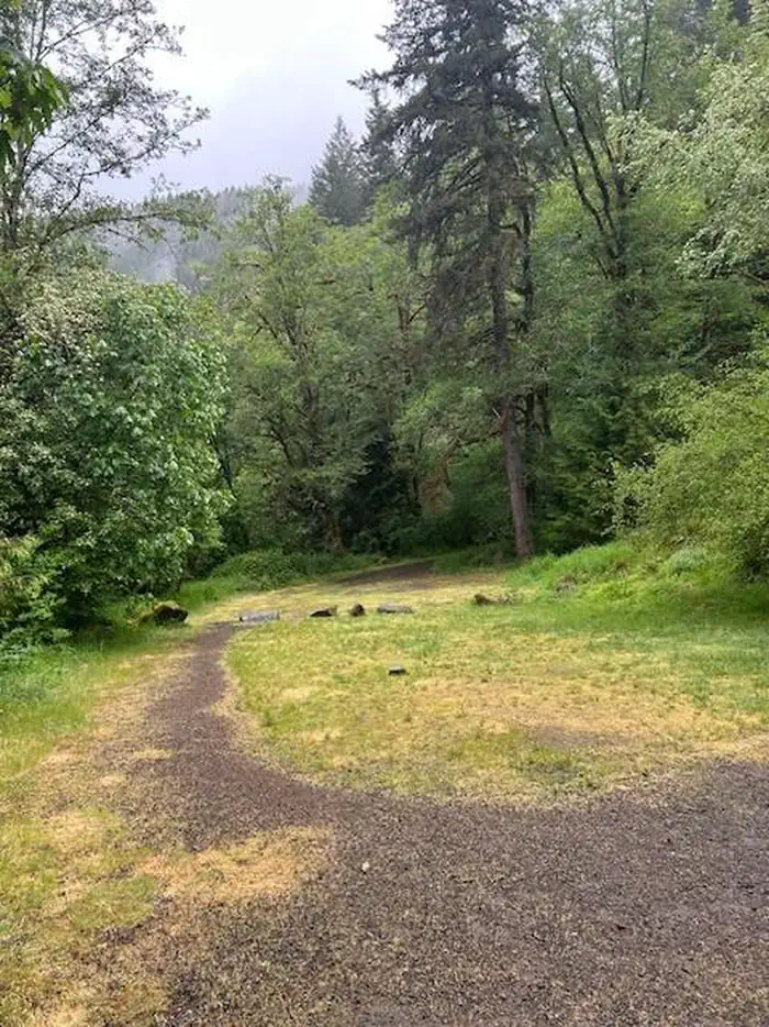 Rocky Bend Group Campground β Path around campground