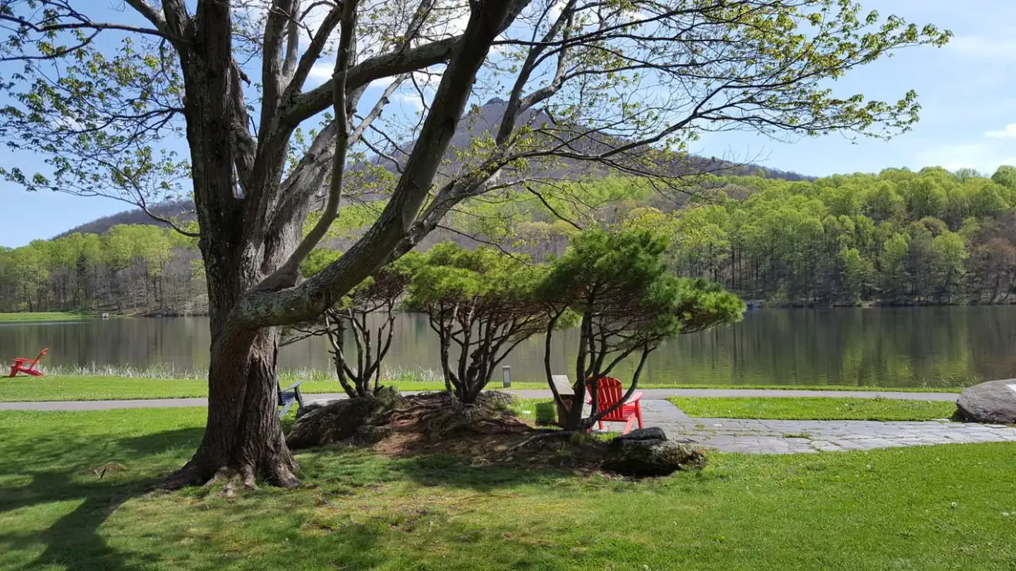 Peaks Of Otter Campground