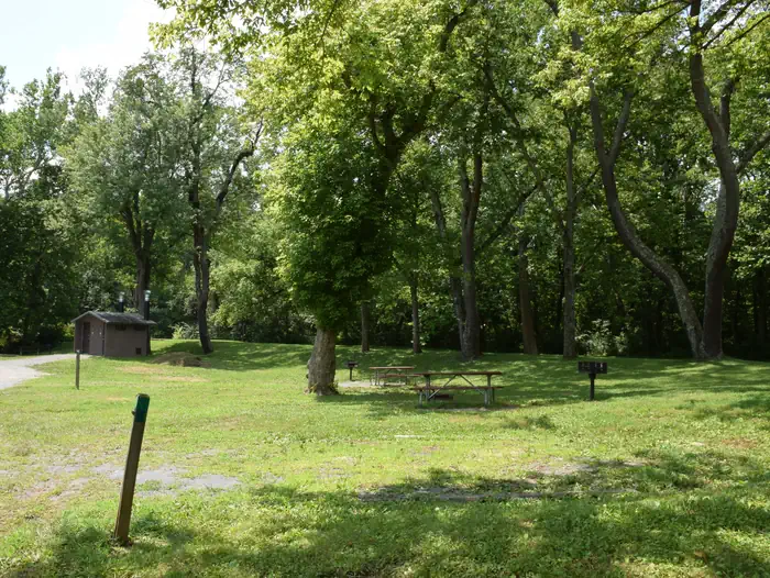 Fifteen Mile Creek Campsite — Single campsite with fire ring, picnic table and grill.