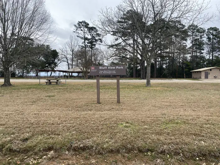 Bluffview Park β A photo of facility BLUFFVIEW PARK with No Amenities Shown