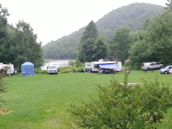 Winhall Brook Camping Area — North Side camping area
