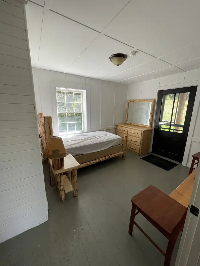 Swan Guard Station β Swan Guard bedroom 1