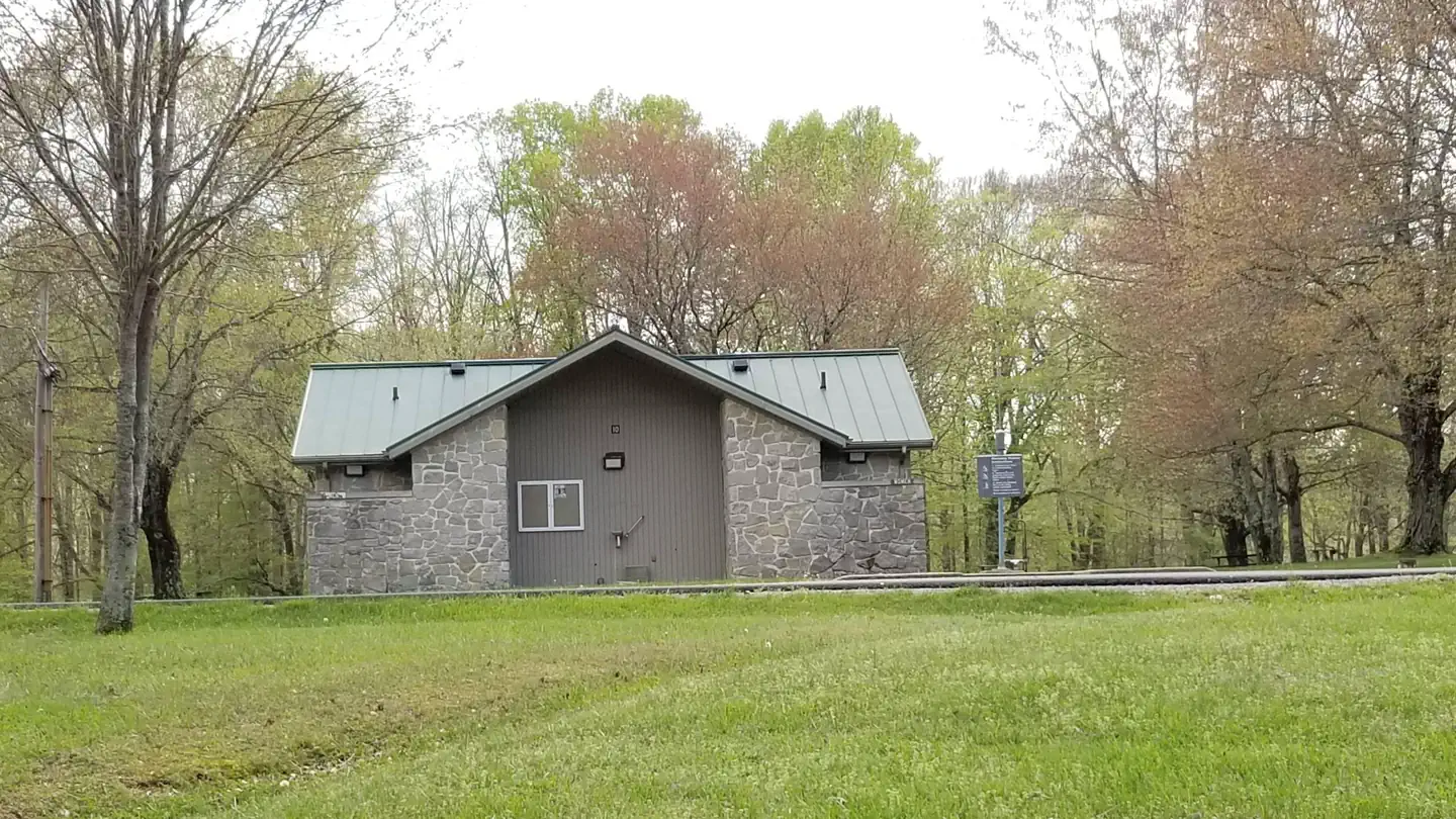 Holmes Bend — Building 10 Showerhouse