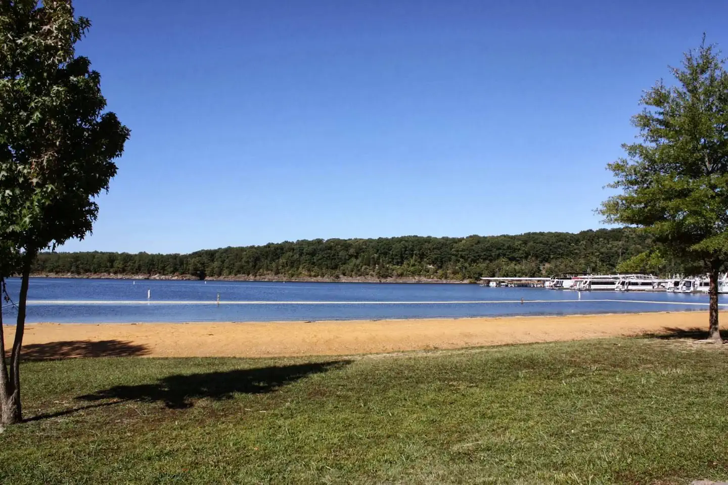Holmes Bend — Holmes Bend Marina Beach